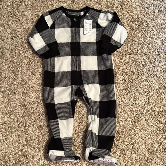 NWT - The Children’s Place- Baby Pajamas- Size 6-9 Months - Picture 1 of 4